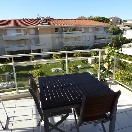Апартаменти Les Jardins D'antibes Антіб