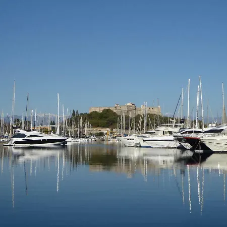 Les Jardins D'antibes Антіб